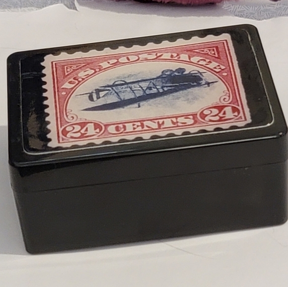 SMITHSONIAN MUSEUM inverted box US postage 24 cents stamp - Picture 6 of 6